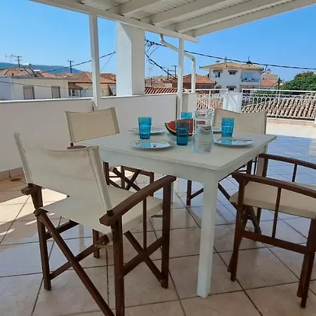 Dom wakacyjny Super Renovated Maisonette - σούπερ ανακαινισμένη μεζονέτα Filiatra