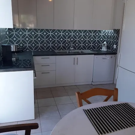 Feriehus Super Renovated Maisonette - σούπερ ανακαινισμένη μεζονέτα *