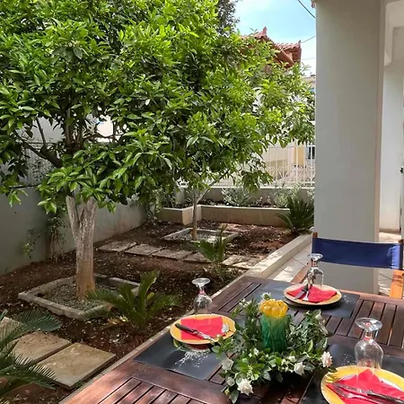 Super Renovated Maisonette - σούπερ ανακαινισμένη μεζονέτα Feriehus