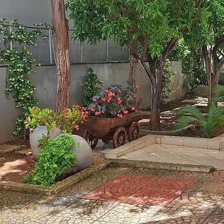 Super Renovated Maisonette - σούπερ ανακαινισμένη μεζονέτα Feriehus