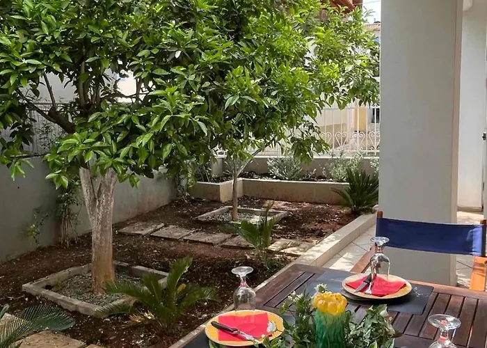 Super Renovated Maisonette - σούπερ ανακαινισμένη μεζονέτα Dom wakacyjny